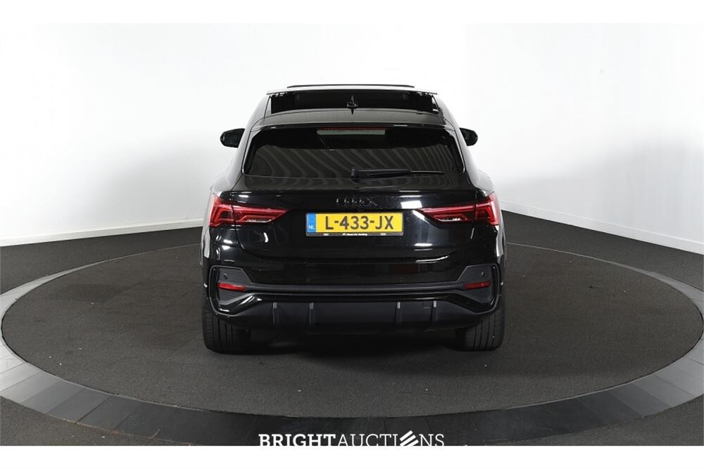 Audi Q3 45 e S Edition TFSI 266pk 2021 (Origineel-NL), L-433-JX