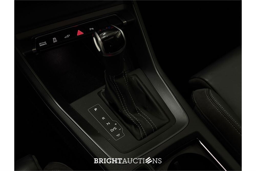 Audi Q3 45 e S Edition TFSI 266pk 2021 (Origineel-NL), L-433-JX