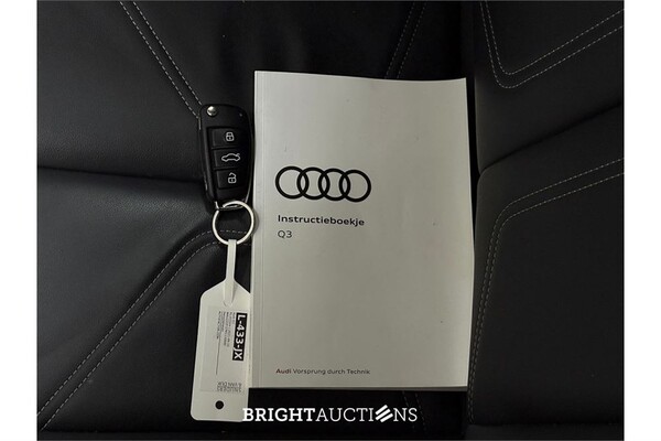 Audi Q3 45 e S Edition TFSI 266pk 2021 (Origineel-NL), L-433-JX