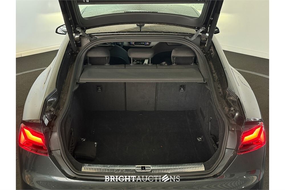 Audi A5 Sportback 45 Advanced Edition TFSI Quattro 265pk 2022 (Origineel-NL), R-820-FB