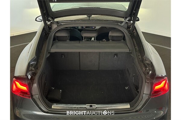 Audi A5 Sportback 45 Advanced Edition TFSI Quattro 265pk 2022 (Origineel-NL), R-820-FB