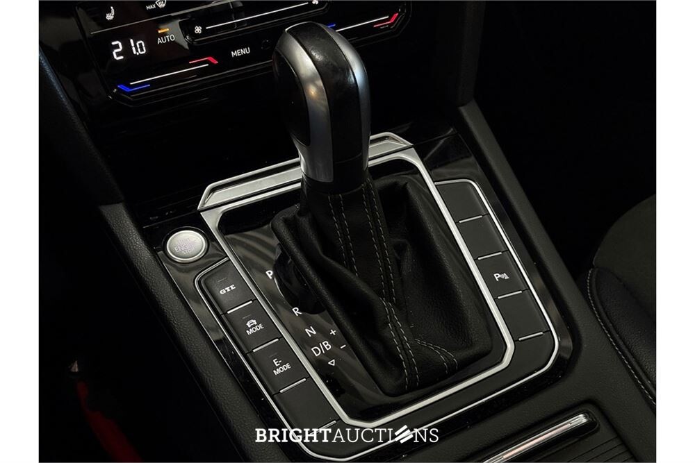 Volkswagen Arteon eHybrid R-Line Business 1.4 TSI 272pk 2022 (Origineel-NL), P-611-TX