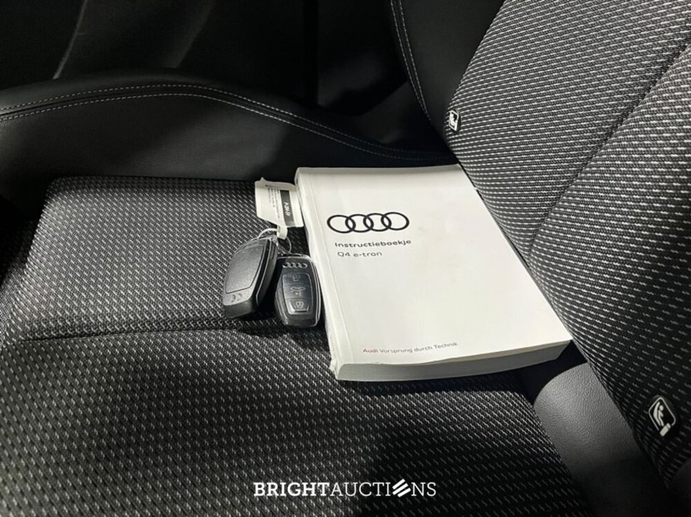 Audi Q4 e-tron 40 Launch edition S Competition 77 kWh 204pk 2022 (Origineel-NL), P-284-SV