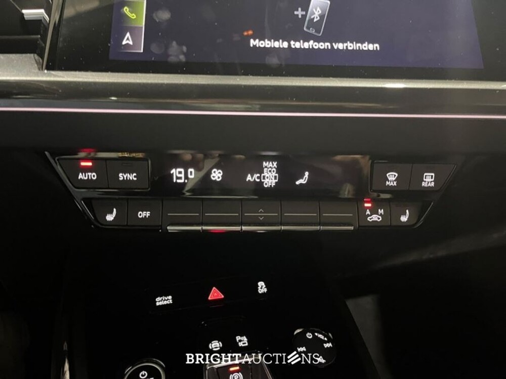Audi Q4 e-tron 40 Launch edition S Competition 77 kWh 204pk 2022 (Origineel-NL), P-284-SV