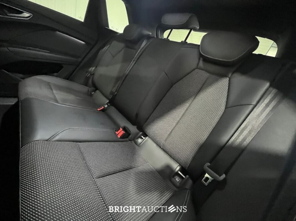Audi Q4 e-tron 40 Launch edition S Competition 77 kWh 204pk 2022 (Origineel-NL), P-284-SV