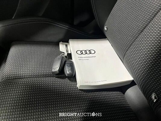Audi Q4 e-tron 40 Launch edition S Competition 77 kWh 204pk 2022 (Origineel-NL), P-284-SV