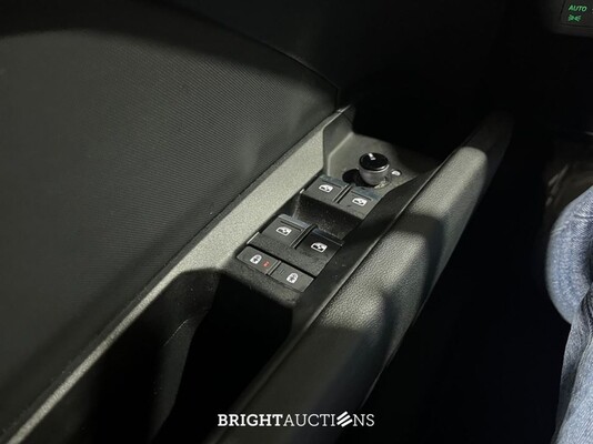 Audi Q4 e-tron 40 Launch edition S Competition 77 kWh 204pk 2022 (Origineel-NL), P-284-SV