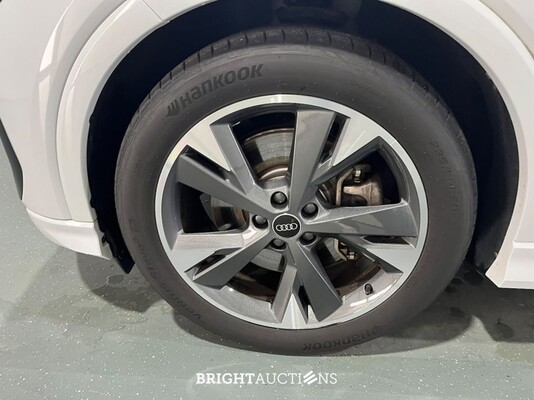 Audi Q4 e-tron 40 Launch edition S Competition 77 kWh 204pk 2022 (Origineel-NL), P-284-SV