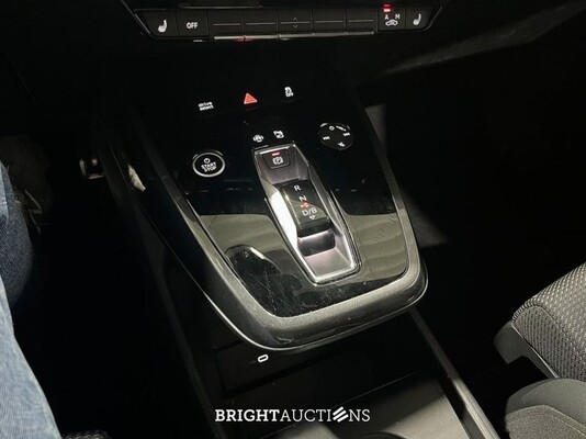 Audi Q4 e-tron 40 Launch edition S Competition 77 kWh 204pk 2022 (Origineel-NL), P-284-SV