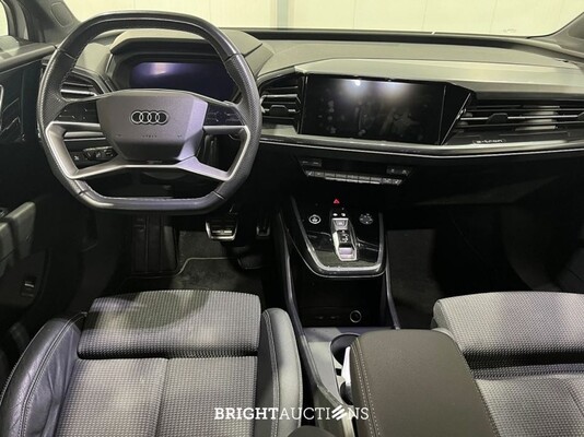 Audi Q4 e-tron 40 Launch edition S Competition 77 kWh 204pk 2022 (Origineel-NL), P-284-SV