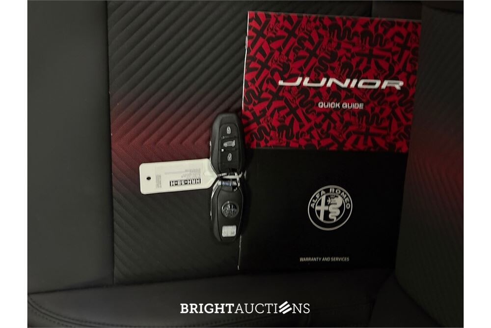 Alfa Romeo Junior Turbo Hybrid Ibrida Speciale 1.2 156pk 2025 (Origineel-NL), HRH-58-H