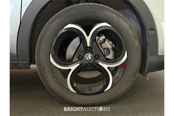 Alfa Romeo Junior Turbo Hybrid Ibrida Speciale 1.2 156pk 2025 (Origineel-NL), HRH-58-H