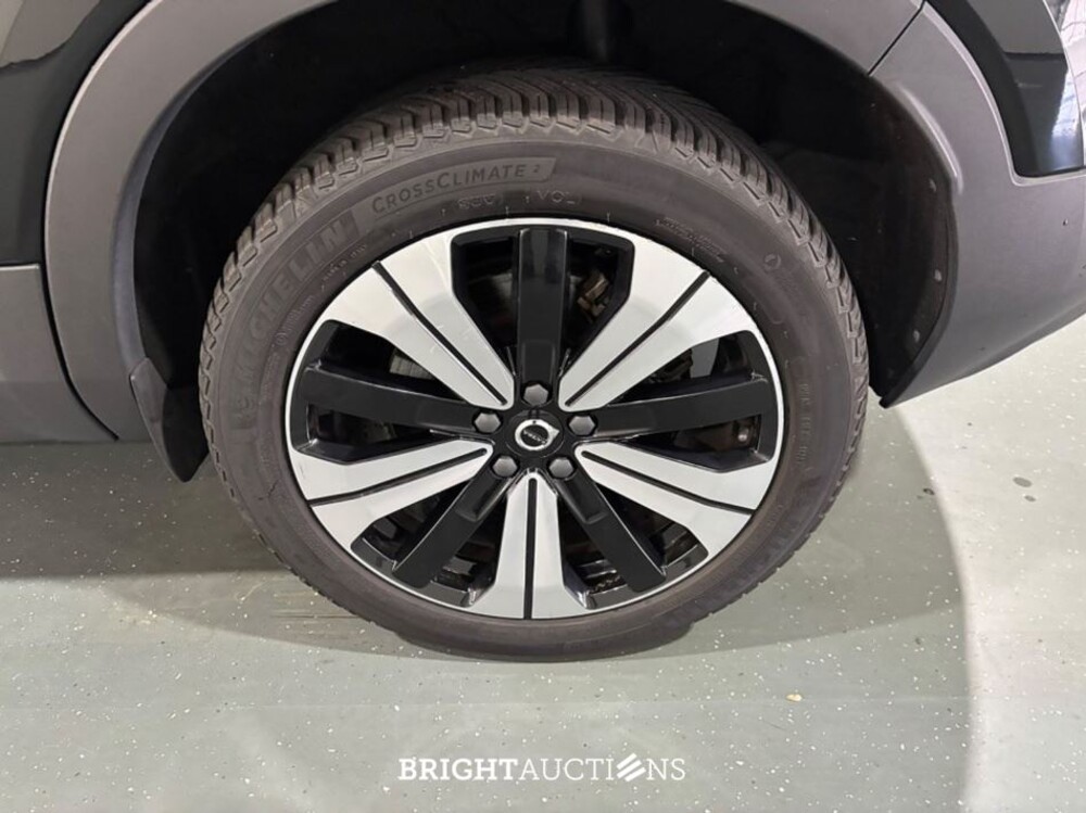 Volvo XC40 Recharge Core 231pk 2022 (Origineel-NL), R-241-DH