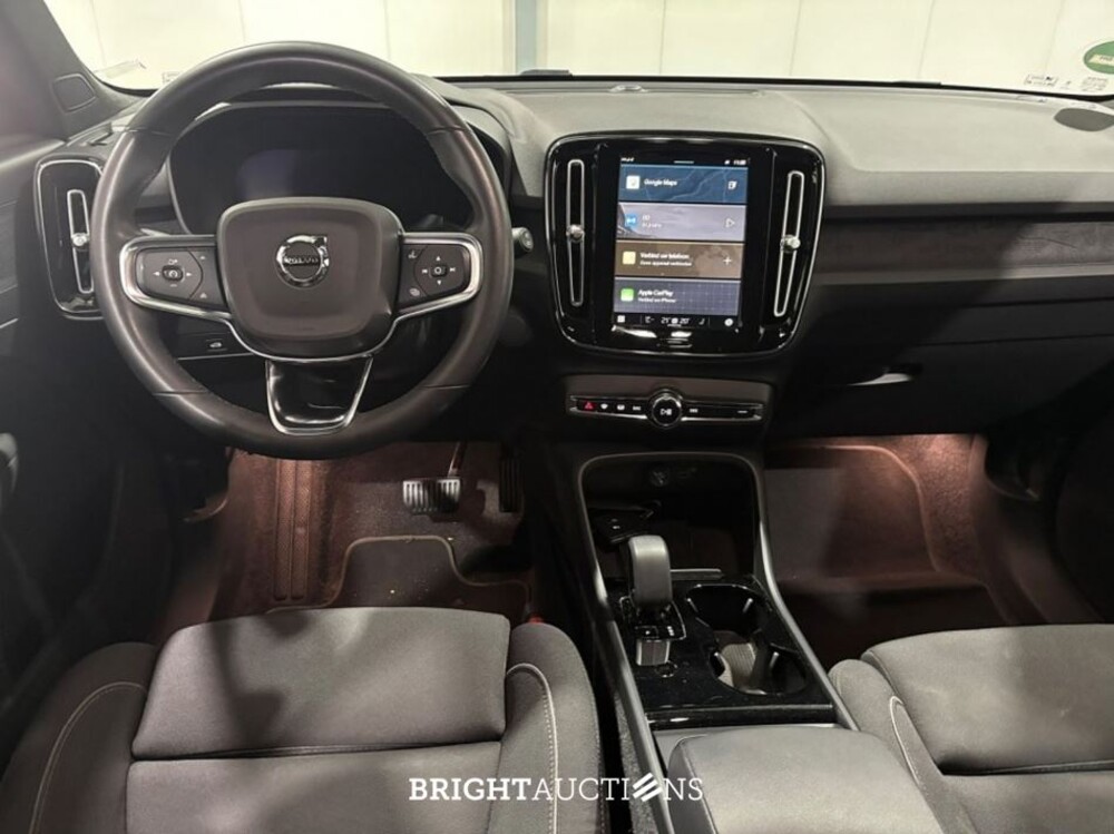 Volvo XC40 Recharge Core 231pk 2022 (Origineel-NL), R-241-DH