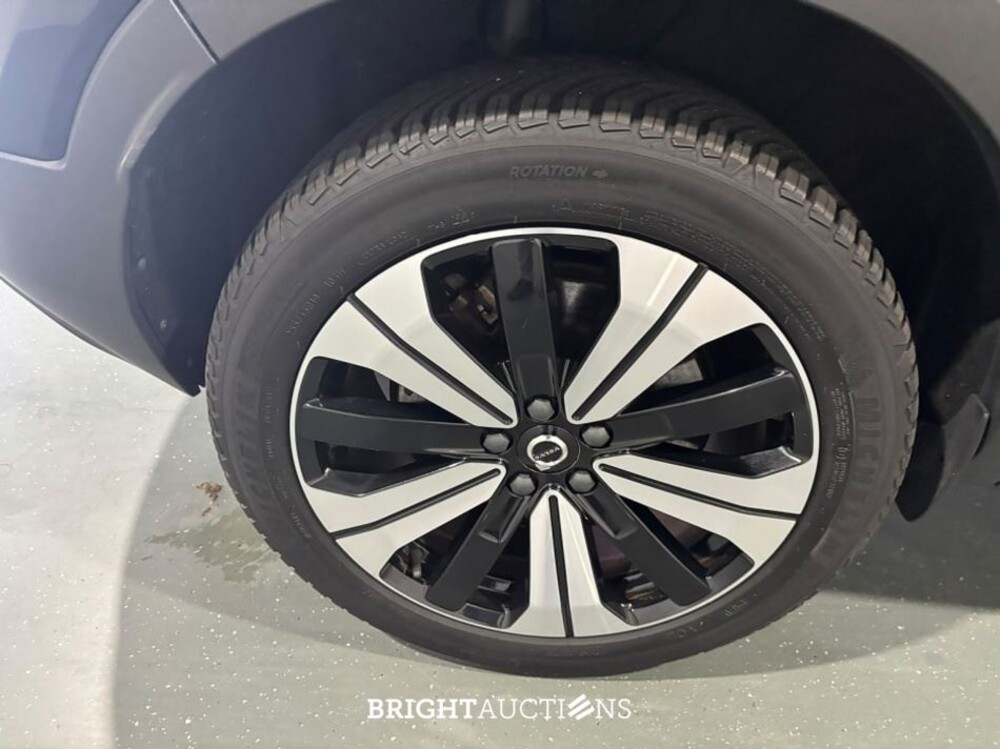 Volvo XC40 Recharge Core 231pk 2022 (Origineel-NL), R-241-DH