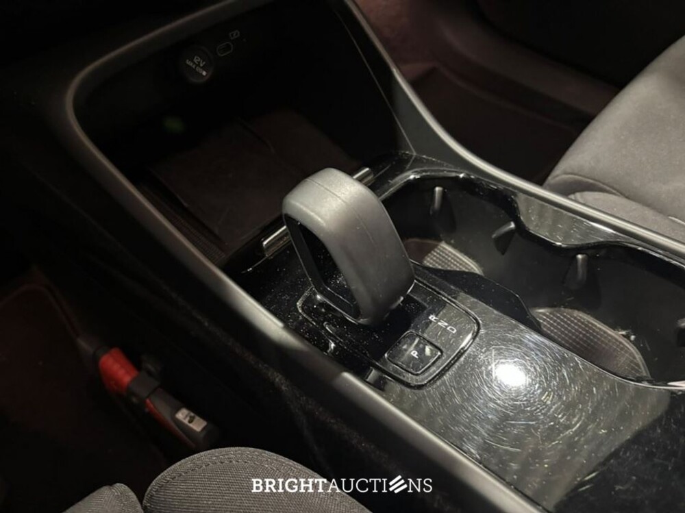Volvo XC40 Recharge Core 231pk 2022 (Origineel-NL), R-241-DH