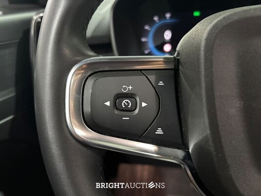 Volvo XC40 Recharge Core 231pk 2022 (Origineel-NL), R-241-DH