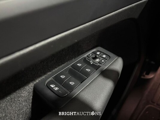 Volvo XC40 Recharge Core 231pk 2022 (Origineel-NL), R-241-DH