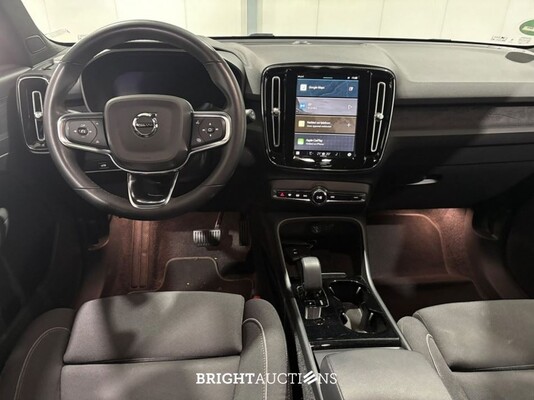 Volvo XC40 Recharge Core 231pk 2022 (Origineel-NL), R-241-DH