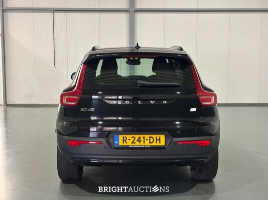Volvo XC40 Recharge Core 231pk 2022 (Origineel-NL), R-241-DH