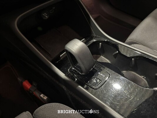 Volvo XC40 Recharge Core 231pk 2022 (Origineel-NL), R-241-DH