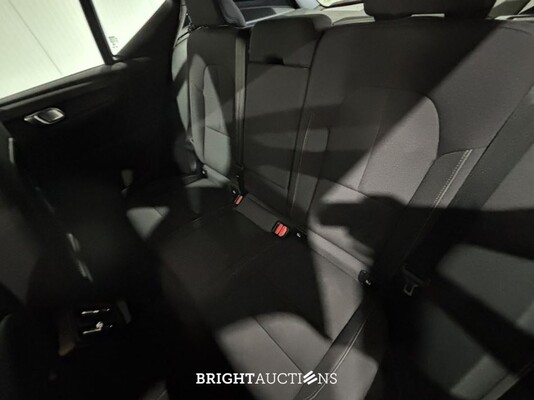 Volvo XC40 Recharge Core 231pk 2022 (Origineel-NL), R-241-DH