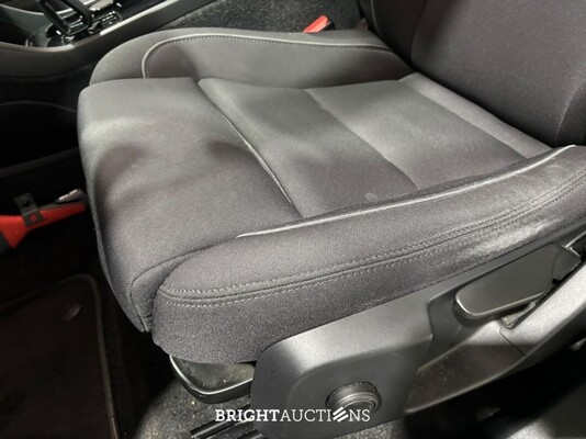 Volvo XC40 Recharge Core 231pk 2022 (Origineel-NL), R-241-DH