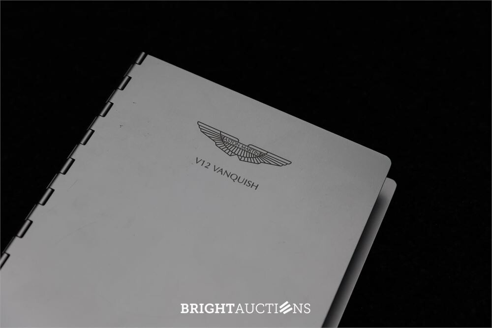 Aston Martin Vanquish 5.9 V12 469pk 2001, 83-RX-FJ