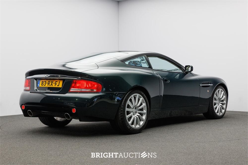 Aston Martin Vanquish 5.9 V12 469pk 2001, 83-RX-FJ