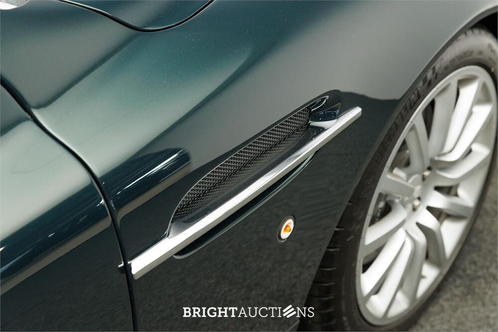 Aston Martin Vanquish 5.9 V12 469pk 2001, 83-RX-FJ