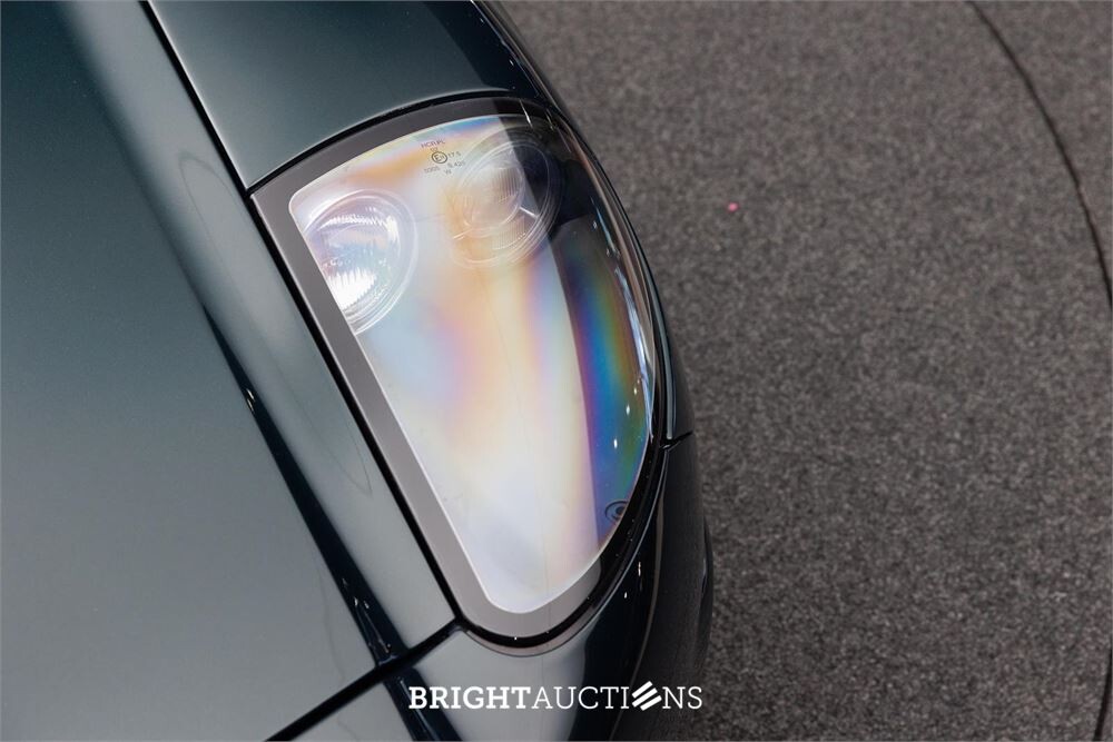 Aston Martin Vanquish 5.9 V12 469pk 2001, 83-RX-FJ