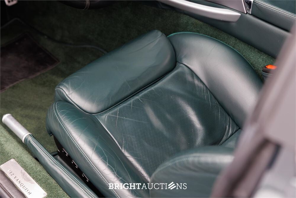 Aston Martin Vanquish 5.9 V12 469pk 2001, 83-RX-FJ
