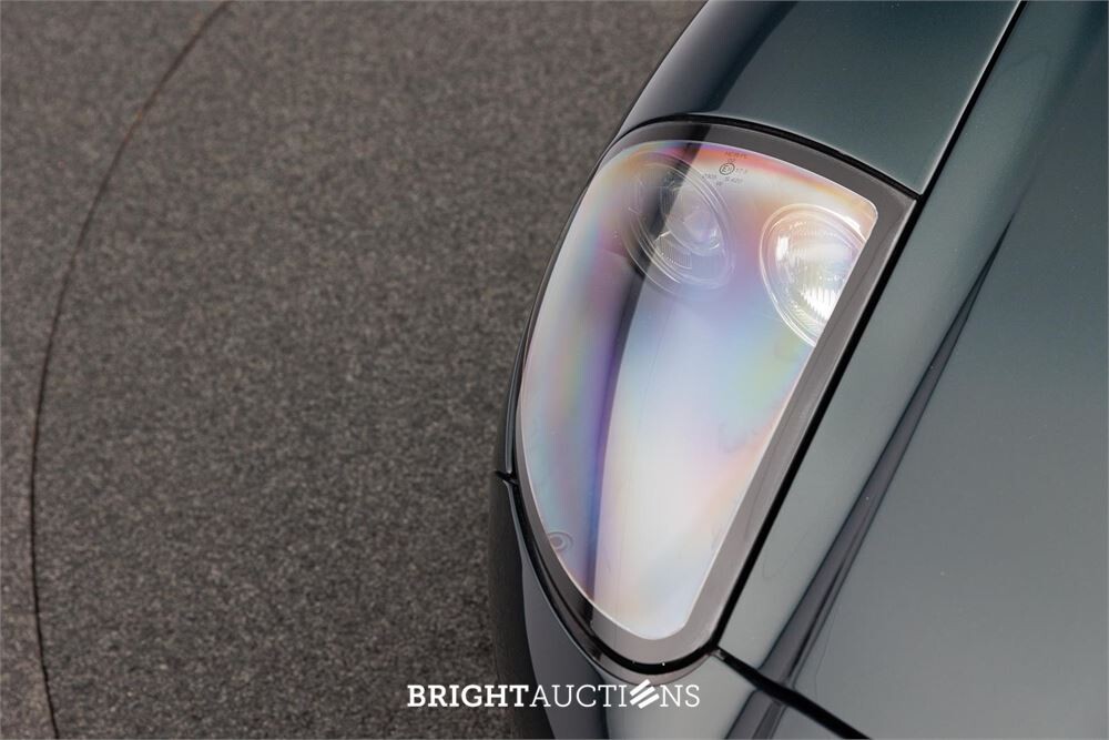Aston Martin Vanquish 5.9 V12 469pk 2001, 83-RX-FJ