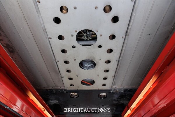 Aston Martin Vanquish 5.9 V12 469pk 2001, 83-RX-FJ