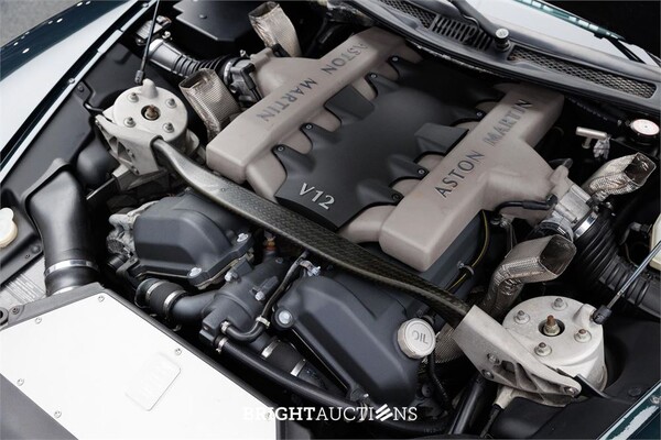 Aston Martin Vanquish 5.9 V12 469pk 2001, 83-RX-FJ