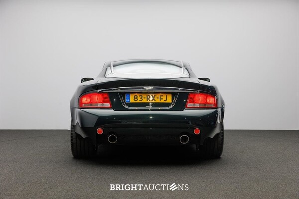 Aston Martin Vanquish 5.9 V12 469pk 2001, 83-RX-FJ