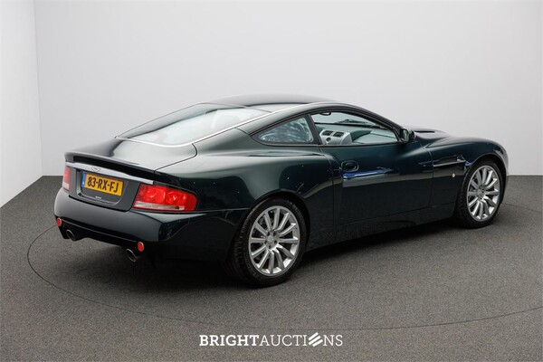 Aston Martin Vanquish 5.9 V12 469pk 2001, 83-RX-FJ