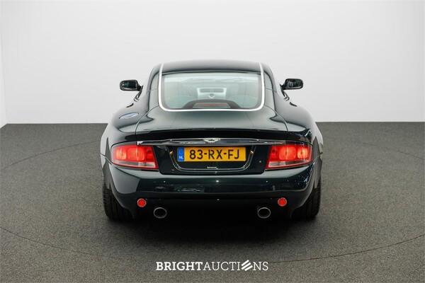 Aston Martin Vanquish 5.9 V12 469pk 2001, 83-RX-FJ