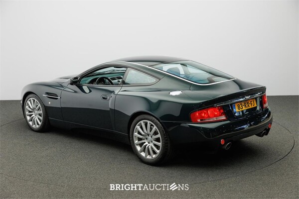 Aston Martin Vanquish 5.9 V12 469pk 2001, 83-RX-FJ