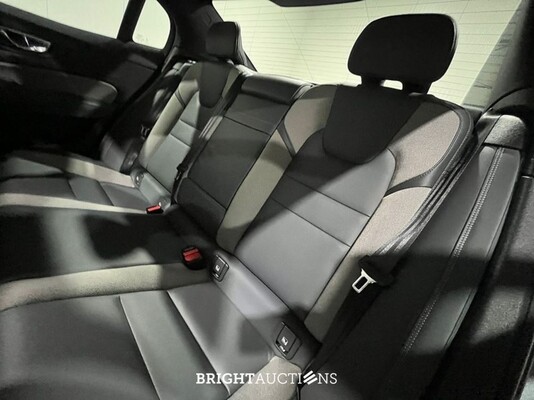Volvo S60 Recharge T8 R-Design 2.0 AWD 392pk 2021 (Origineel-NL), L-726-VX
