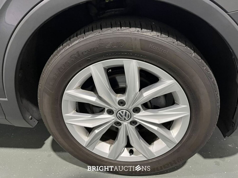Volkswagen Tiguan ACT Highline 1.5 TSI 150pk 2020 (Origineel-NL), J-230-BK
