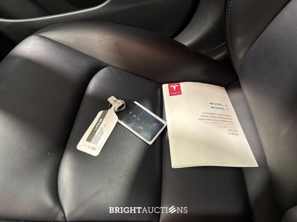 Tesla Model 3 Standard RWD Plus 60 kWh 238pk 2021 (Origineel-NL), L-975-NB
