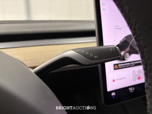 Tesla Model 3 Standard RWD Plus 60 kWh 238pk 2021 (Origineel-NL), L-975-NB