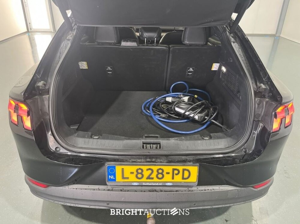 Ford Mustang Mach-E Extended RWD 98 kWh 286pk 2021 (Origineel-NL), L-828-PD