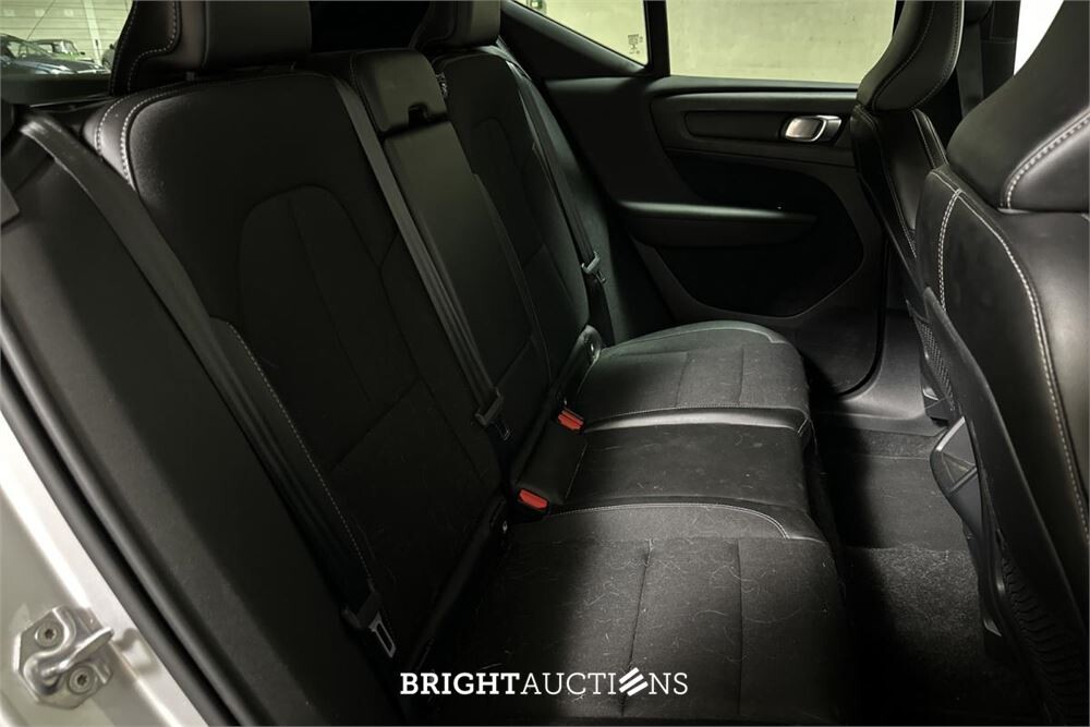 Volvo XC40 1.5 T3 Momentum 156 pk, Baujahr 2018 (Original-NL), TS-939-D