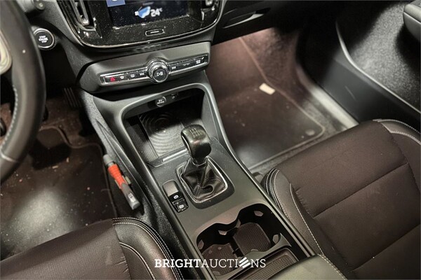 Volvo XC40 1.5 T3 Momentum 156pk 2018 (Origineel-NL), TS-939-D