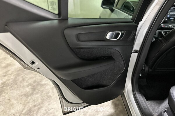 Volvo XC40 1.5 T3 Momentum 156pk 2018 (Origineel-NL), TS-939-D