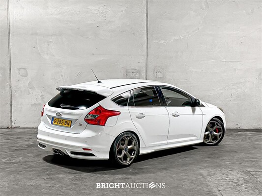 Ford Focus 2.0 EcoBoost ST-2 250pk 2013, G-282-BN