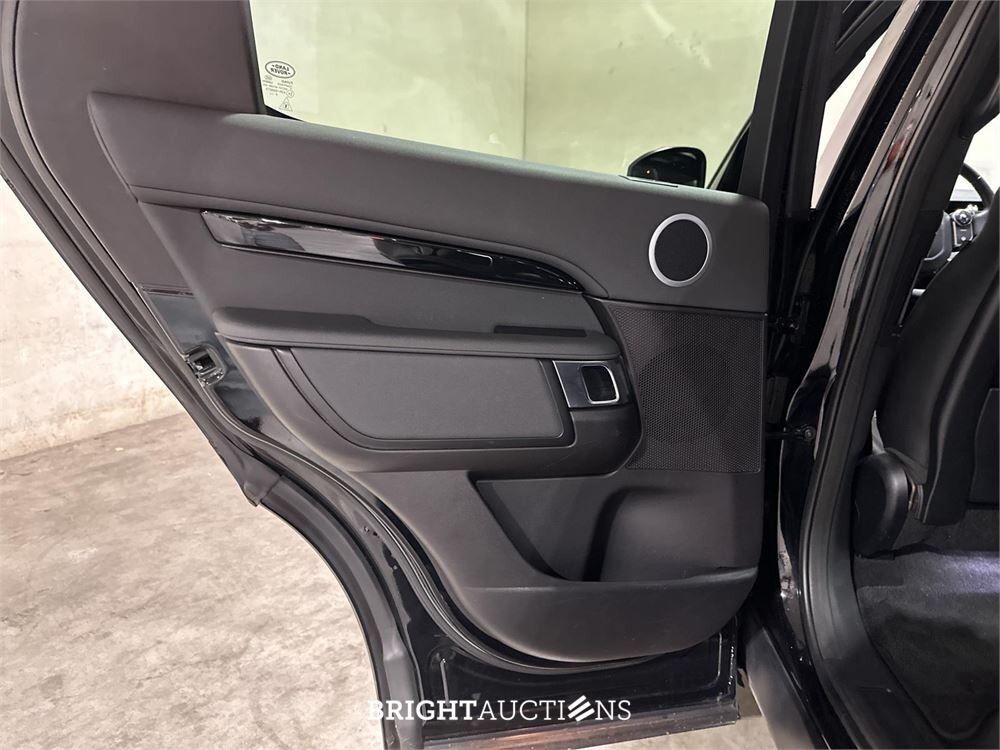 Land Rover Discovery 3.0 Td6 HSE Luxury 258pk 2018 7-persoons, T-774-BK