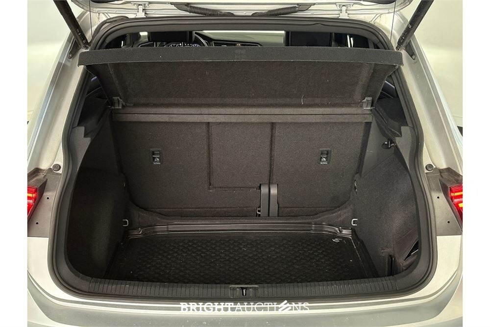 Volkswagen Tiguan R-Line Business 1.5 TSI DSG 149pk 2022 (Origineel-NL), R-076-SJ